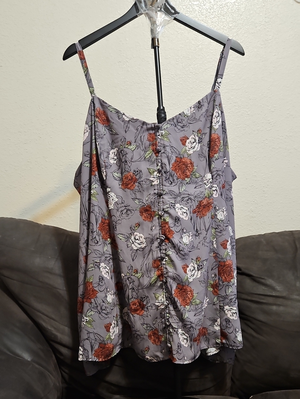 torrid/disney Villains Gray Floral Button-Back Spaghetti Strap Cami